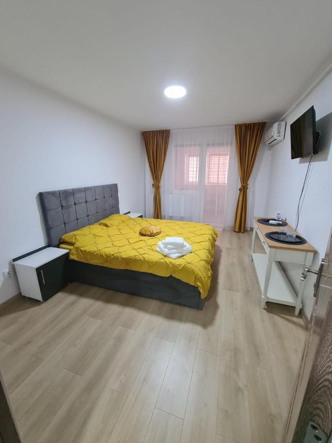 Garsoniera Luxury Kevin Apartment Pitesti Exterior photo